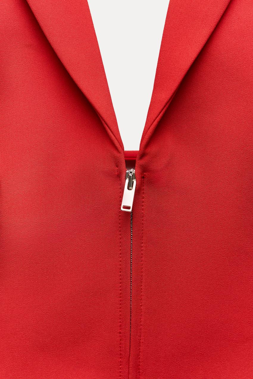 Zip-up halter top